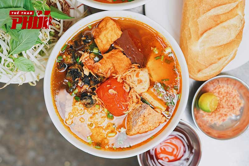 Bún riêu - khởi động bữa sáng cho ngày cuối tuần